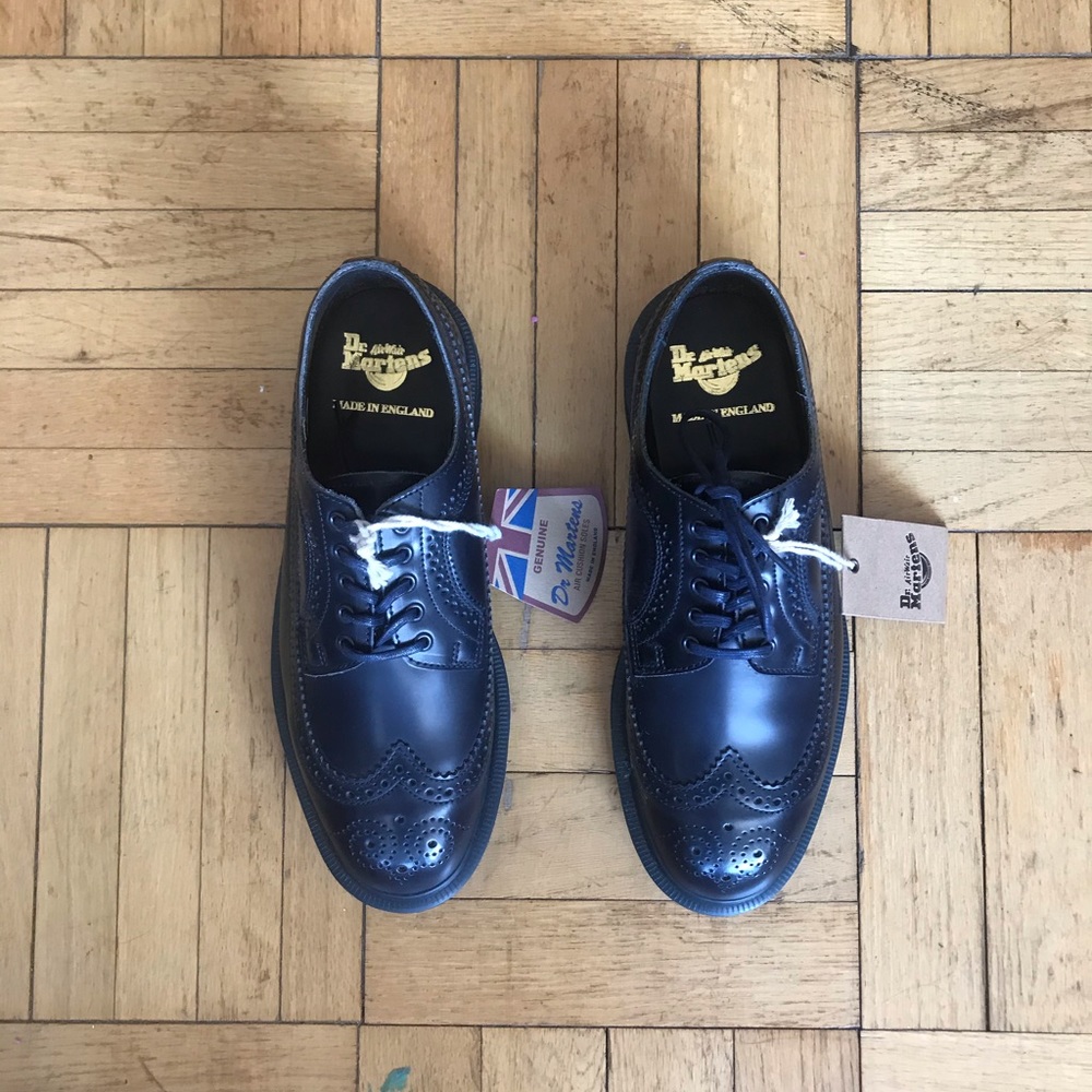 Dr marten wing toe oxfords